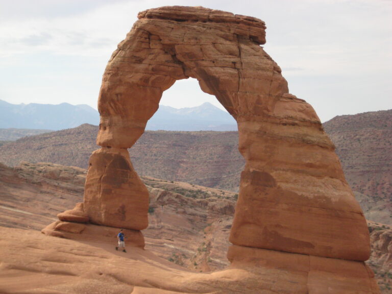 Delicate Arch Hike – Arches National Park Guide