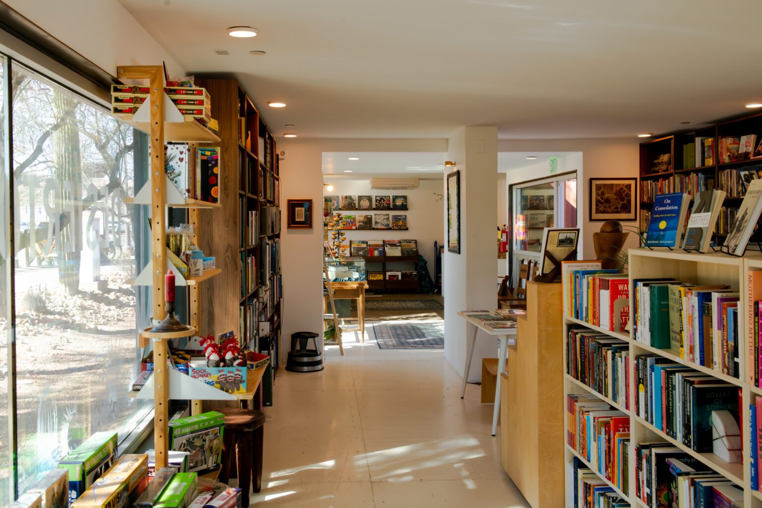 Desierto Books, photo 2